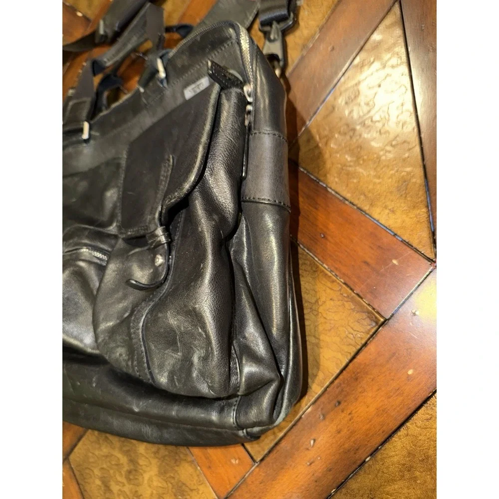 Tumi Laredo Leather Large Briefcase Luggage Bag Black Carry On 17.5